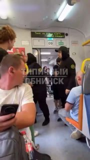 Скандал в электричке: контролёры применили силу к несовершеннолетней